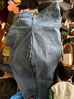 Seven7 Dark Blue Denim Jeans with White Logo b/ n ladies